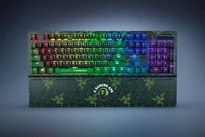 Razer x A Bathing Ape BlackWidow V3 Chroma Green Switch Mechanical Keyboard - Picture 1 of 3