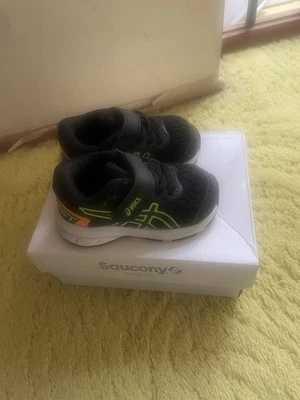 Zapatos de bebé ASICS andador talla 4 Foto 1 de 4