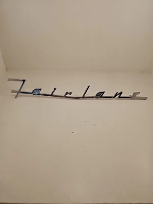 Nuevo Ford Fairlane 1955 escritura en tapa del maletero Foto 1 de 3