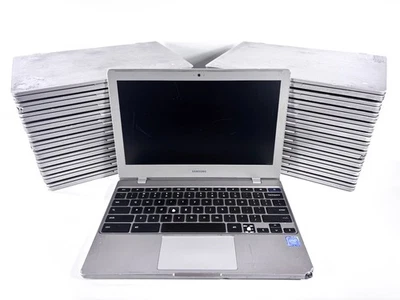 LOT OF 23 FOR PARTS: Samsung Chromebook 4 - 11", Celeron, 4GB RAM, 16GB storage - Image 1 of 4