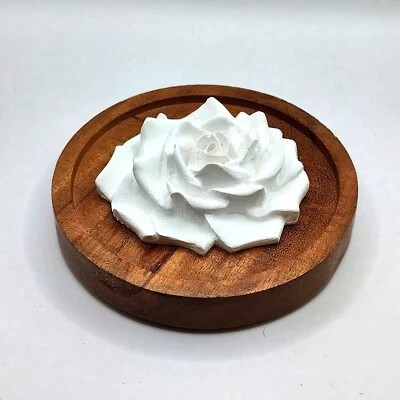Handgefertigte Duftstein-Rose für ätherische Öle, Duftöle, mit Holztellerchen - Bild 1 von 4