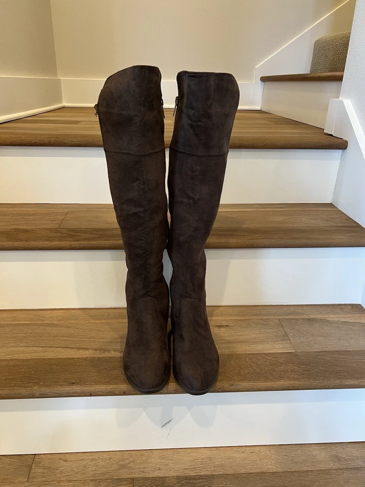 Botas hasta la rodilla de gamuza de tela marrón para mujer talla 8 Foto 1 de 4