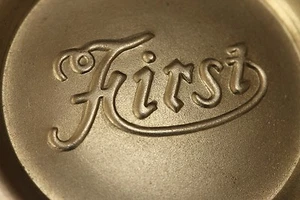 Tapa metálica original KURIBAYASHI Japón para cámara First Reflex 6x6 TLR, ¡Rara! - Imagen 1 de 5