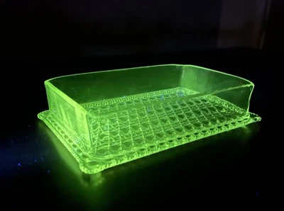 Manganese Uranium Glass Trinket - Antique - Glows Under 365 NM Light UV - Green - image 1 of 4
