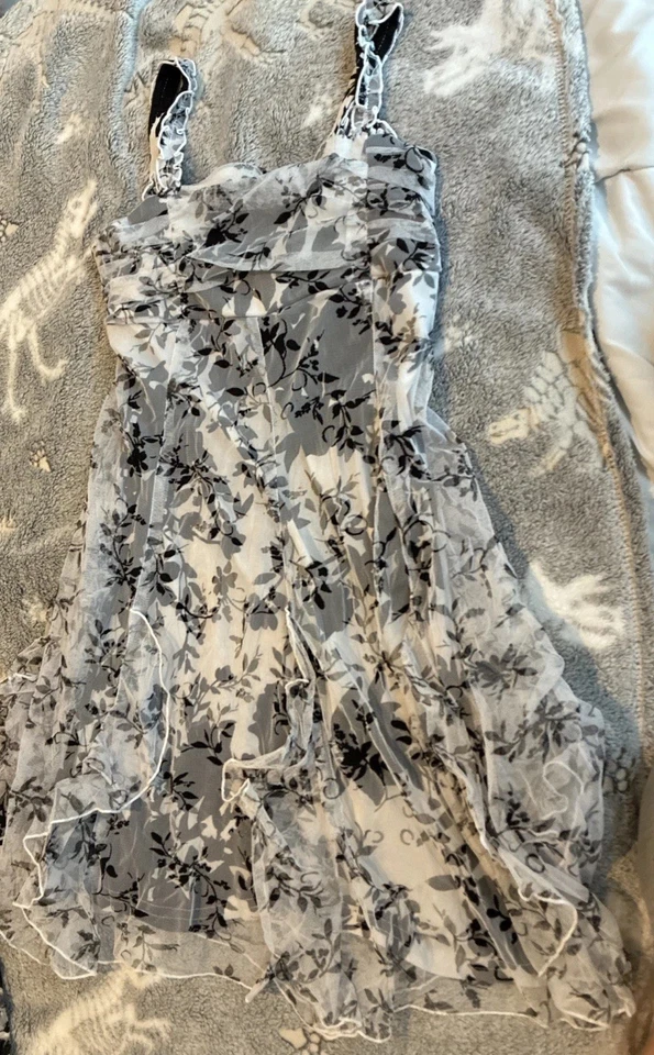 Vestido Bloome De Jeune Fille Niñas Talla 12 Negro/Blanco Vestido Flor Foto 1 de 4