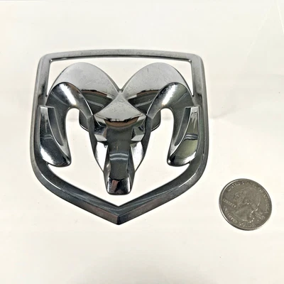 Mopar 55077718AA OEM Dodge Magnum Cabeza de Ram Logo Cromo Emblema Foto 1 de 4