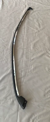 GMC ACADIA 2007 puerta delantera derecha ventana revelación superior moldura usada OEM Foto 1 de 4