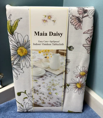 NEW Maia Daisy Indoor / Outdoor Tablecloth 60" x 84" Beautiful - Image 1 of 4