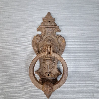 Llamador de puerta de hierro vintage decorativo oxidado 9,25" metal pesado Foto 1 de 4