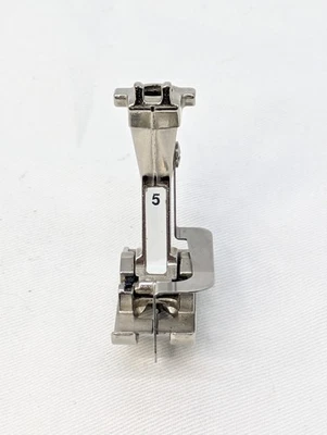 Pie de punto ciego genuino BERNINA #5 - estilo antiguo Foto 1 de 3