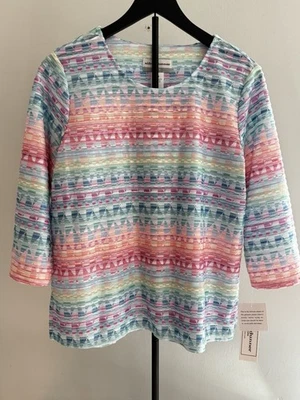 Blusa Brillante Nueva con Etiquetas Alfred Dunner Talla M Petite Top Multicolor Geo Rayas Foto 1 de 4