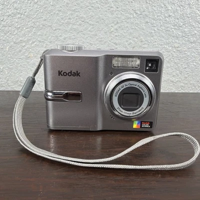 Kodak EasyShare C743 Silver 7.1MP 3X Optical Zoom Digital Camera (Tested) - Image 1 of 4