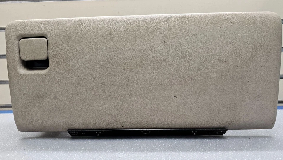 🔥99-06 SILVERADO SIERRA приборной панели перчаточный ящик отсек для хранения двери в сборе желтовато-коричневый G3 - Изображение 1 из 4