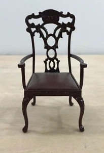 Silla antigua miniatura Bespaq ornamentada - Imagen 1 de 4