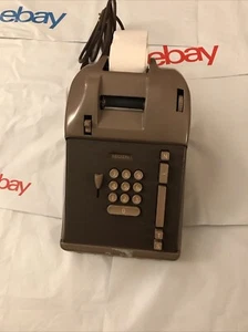 Vintage Victor Key Adding Machine Hand Crank W/ Cover Works - Picture 1 of 4
