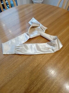 SASH - CHAMPAGNE COLOURED SASH FOR A BRIDESMAID DRESS - Picture 1 of 3