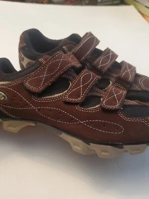 Sapatos de ciclismo femininos especializados Riata MTB EUA 19 marrom ESTILOSO com trava Shimano - Imagem 1 de 4