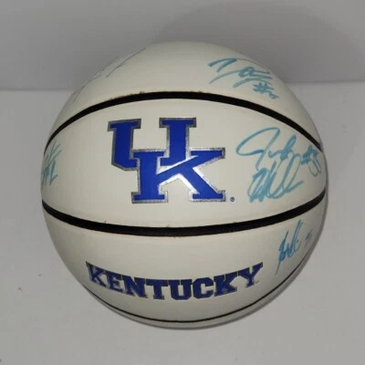 Baloncesto Wildcats de la Universidad de Kentucky 5 autógrafos primos Meeks Harrellson Foto 1 de 4