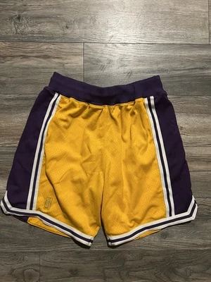 Mitchell & Ness Los Angeles Lakers Authentic Shorts 1996-97 Sz XL - Image 1 of 2