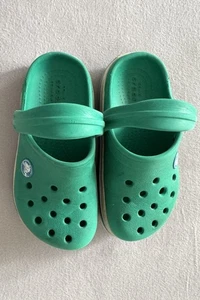 Crocs für Kinder in Größe 25-26  (US Größe = C 9) grün - Bild 1 von 4