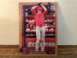 2025 Topps Update Kyle Hendricks US136 Gold /2025 Angels - Picture 1 of 2