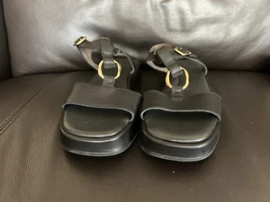 Paul Green Damen-Ledersandalen Größe 10 US 7 UK schwarz goldene Schnalle Akzent - Bild 1 von 6