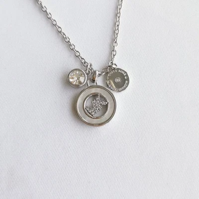 Auténtico collar colgante de plata con triple dije con logotipo de cristal Michael Kors Foto 1 de 4