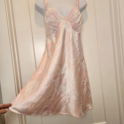 Vestido Y2K Gilligan & O'Malley Rosa Babydoll Floral Coqueta Hada Sin Mangas M Foto 1 de 4