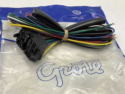 Grote 69680 Universal Turn Signal Wire Connrector Harness For 48272 Switch - Image 1 of 4