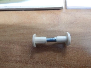 Connecta bolt in cream finish for Joining kitchen units,wardrobes pack of 100 - Picture 1 of 2