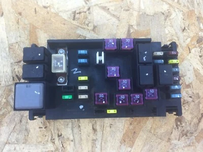 2005-2009 Subaru Legacy Outback Wagon 2.5L FUSE RELAY JUNCTION BOX FUSEBOX OEM - Image 1 of 4