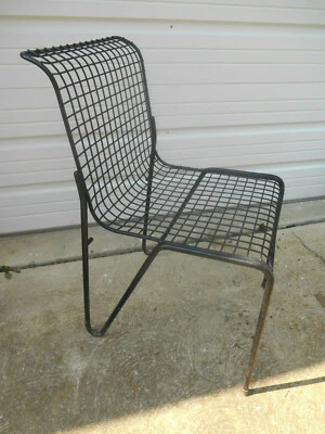 Vintage Knoll Bertoia Era Black Wire Side / Desk / Patio Chair  - Image 1 of 4