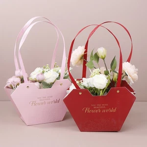 Heart Handheld Boxes Flower Candy Gift Bouquet Packaging Bag Party Supplies _pu - Picture 1 of 17