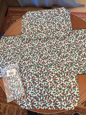 LONGABERGER Reversible Table Runner Placemats Napkins Holly Imperial  - Image 1 of 4