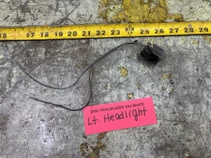 02-09 Trailblazer Left Drivers Side Headlight Park Light Wiring Connector - Picture 1 of 11