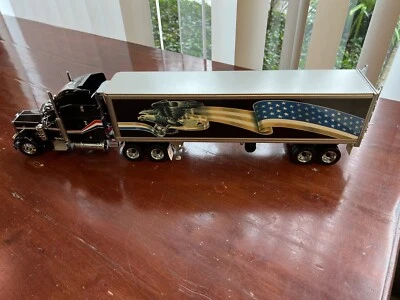 Franklin Mint Peterbilt Truck & Refrigerated Trailer Die-Cast Model 379 W/ Case - Image 1 of 4