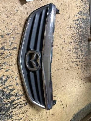 Grille MAZDA 626 00 01 02 - Image 1 of 4