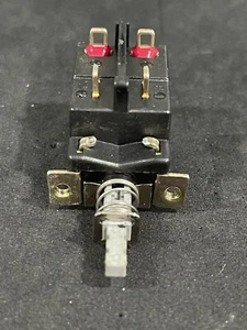PSD-1 PUSHBUTTON SWITCH 4T8N 8A 250VAC CANAL (LOT OF 1) - Picture 1 of 6
