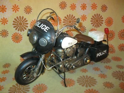 🏍🚔 Ancienne MOTO DE POLICE HARLEY DAVIDSON 35cm en MÉTAL FER BLANC Tôle Acier - Photo 1/4