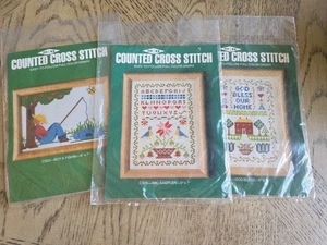 Kit de punto de cruz contado 1982 vintage Dios bendiga nuestro hogar nuevo 5x7 lote de 3 MH  - Imagen 1 de 6