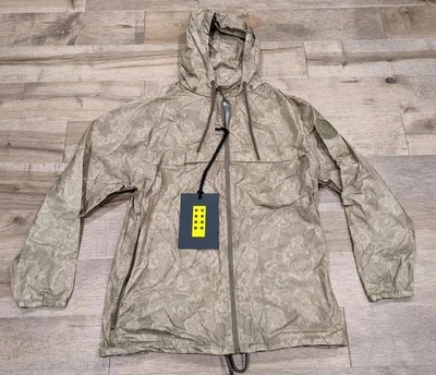 $1880 Mens Moncler 1952 "Chahiz" Nylon Jacket Khaki Green 4 US XL - Image 1 of 4