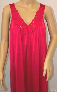Vintage Vanity Fair Sirene rosa Nylon Kleid Schmetterling bestickt langes Nachthemd - Bild 1 von 11