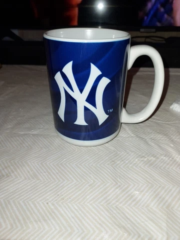 New York Yankees Coffee Mug.Offical MLB, Never Used, No Chips Cover