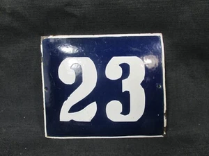 N° 23 VINTAGE RETRO ANTIQUE BULGARIAN HOUSE NUMBER ENAMEL PLATE SIGN - Picture 1 of 3
