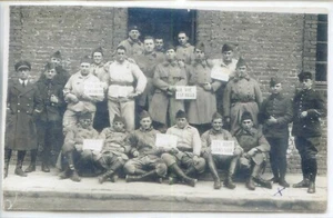 CP Militaria - Carte-Photo à identifier LV - Prisonniers ? - Foto 1 di 2