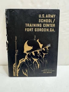 Ejército de Estados Unidos Fort Gordon Georgia Co D, 15º Bn, 1ª Brigada Anuario de Colección - Imagen 1 de 14