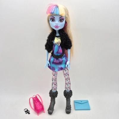 Monster High Picture Day Abbey Bominable Fashion Doll 2012 Mattel - Image 1 of 4