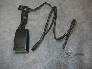 1988 SAAB 9000 Left Front Seat Belt Receiver R2 - Picture 1 of 10
