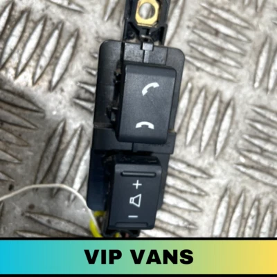 Interruptor control telefónico Nissan Cabstar F24 2.5 2013-14 25553-LC60A Foto 1 de 4