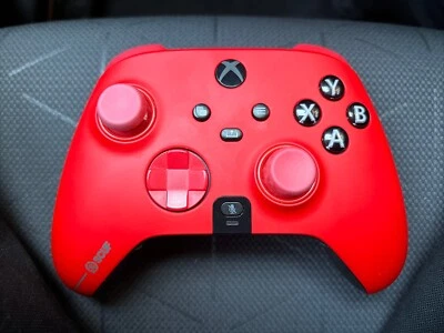 SCUF INSTINCT PRO PERFORMANCE SERIES - RED - Image 1 of 4